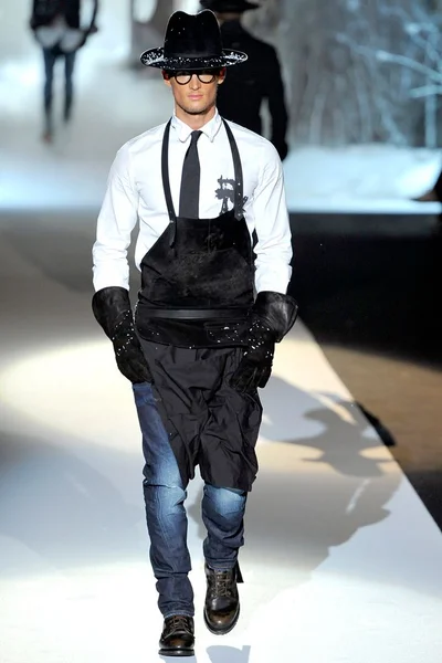 Look 3